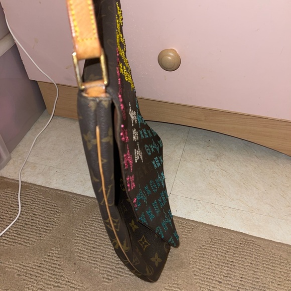 Louis Vuitton musette salsa hand painted with swarovski crystals one of a kind - Picture 8 of 17